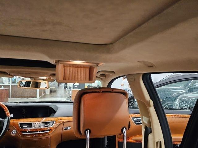 Mercedes-Benz S-Class 4dr Sdn 5.5L V12 RWD 2007