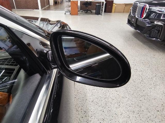 Mercedes-Benz S-Class 4dr Sdn 5.5L V12 RWD 2007