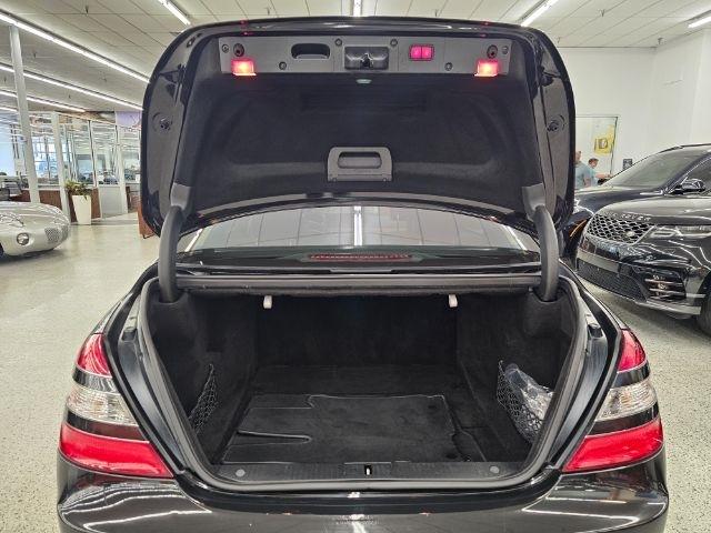 Mercedes-Benz S-Class 4dr Sdn 5.5L V12 RWD 2007