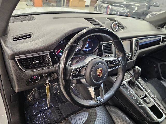 Porsche Macan AWD 4dr S 2016 Porsche Macan AWD 4dr S 2016