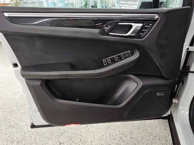 Porsche Macan AWD 4dr S 2016 Porsche Macan AWD 4dr S 2016