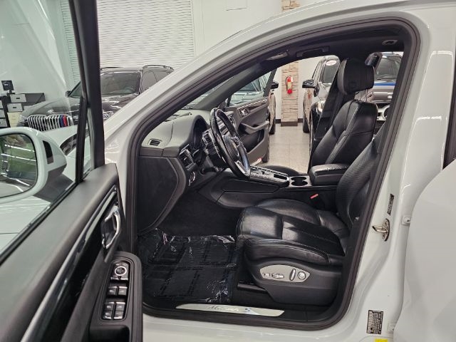 Porsche Macan AWD 4dr S 2016 Porsche Macan AWD 4dr S 2016