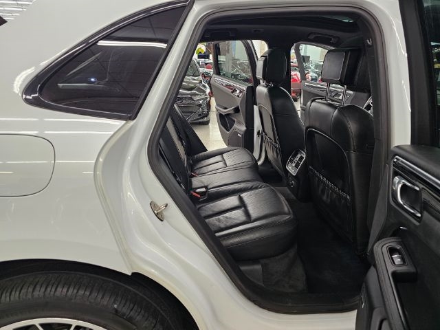 Porsche Macan AWD 4dr S 2016 Porsche Macan AWD 4dr S 2016