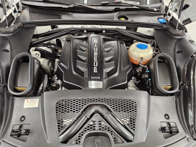 Porsche Macan AWD 4dr S 2016 Porsche Macan AWD 4dr S 2016