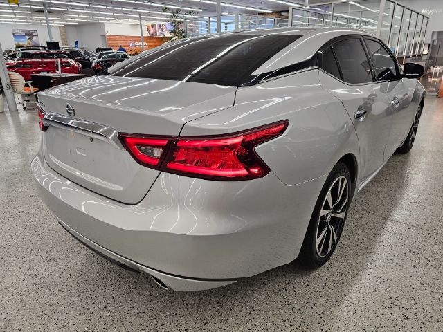 2017 Nissan Maxima S photo 4
