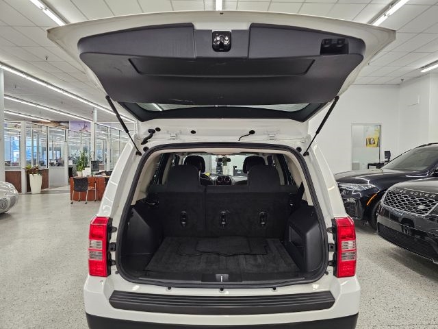 Jeep Patriot FWD 4dr Sport 2012 Jeep Patriot FWD 4dr Sport 2012