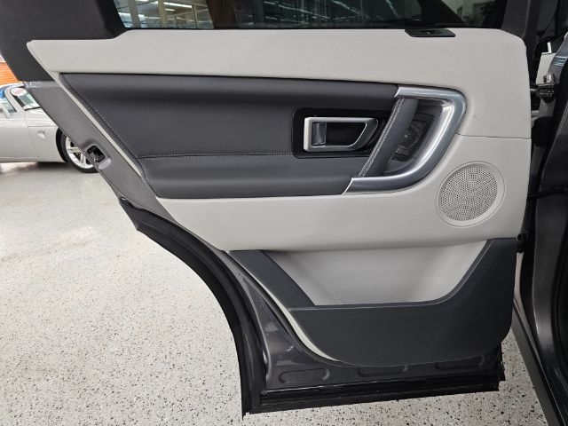 Land Rover Discovery Sport AWD 4dr HSE 2016 Land Rover Discovery Sport AWD 4dr HSE 2016