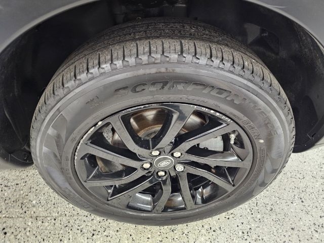 Land Rover Discovery Sport AWD 4dr HSE 2016 Land Rover Discovery Sport AWD 4dr HSE 2016