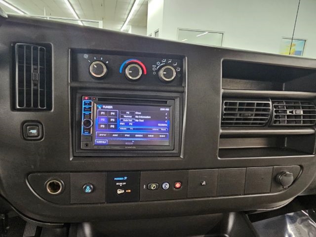 Chevrolet Express Passenger RWD 3500 155" 1LT 2012 Chevrolet Express Passenger RWD 3500 155" 1LT 2012