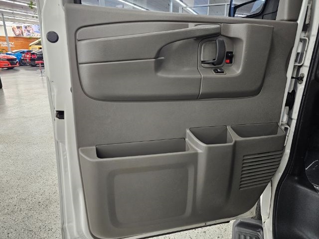 Chevrolet Express Passenger RWD 3500 155" 1LT 2012 Chevrolet Express Passenger RWD 3500 155" 1LT 2012