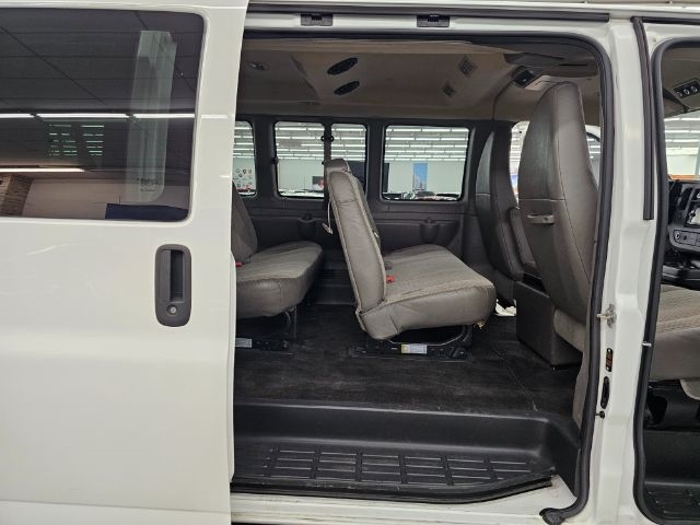 Chevrolet Express Passenger RWD 3500 155" 1LT 2012 Chevrolet Express Passenger RWD 3500 155" 1LT 2012