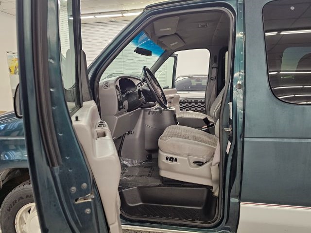 Ford Econoline Wagon E-150 XLT 2000 Ford Econoline Wagon E-150 XLT 2000