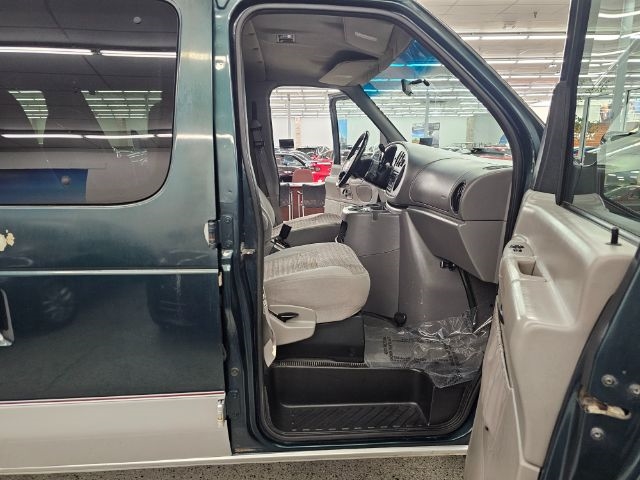Ford Econoline Wagon E-150 XLT 2000 Ford Econoline Wagon E-150 XLT 2000