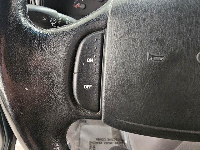 Ford Econoline Wagon E-150 XLT 2000