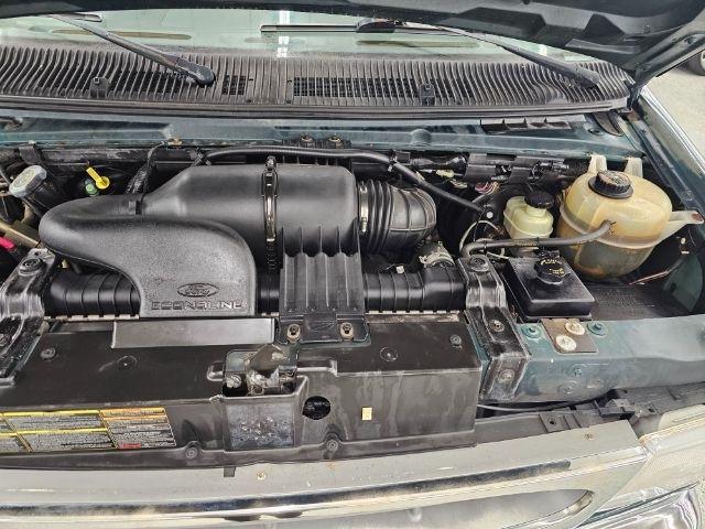 Ford Econoline Wagon E-150 XLT 2000