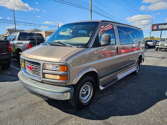 GMC Savana Passenger 2500 135" WB 2000 GMC Savana Passenger 2500 135" WB 2000
