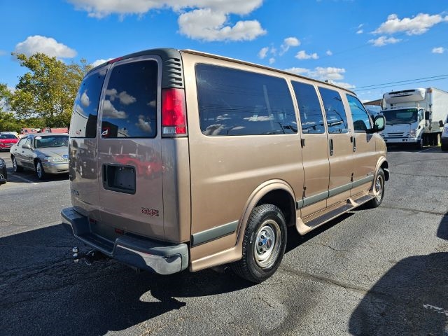 GMC Savana Passenger 2500 135" WB 2000 GMC Savana Passenger 2500 135" WB 2000