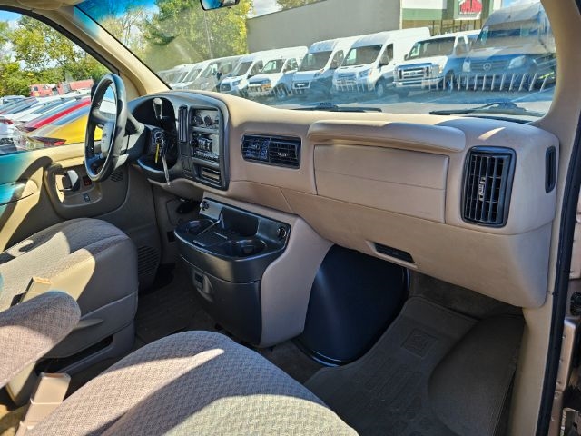 GMC Savana Passenger 2500 135" WB 2000 GMC Savana Passenger 2500 135" WB 2000