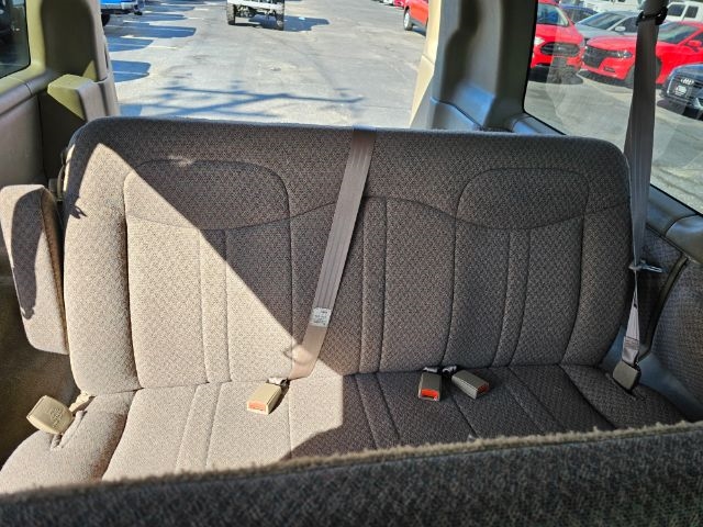 GMC Savana Passenger 2500 135" WB 2000 GMC Savana Passenger 2500 135" WB 2000