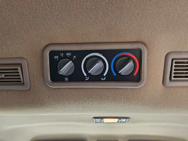 GMC Savana Passenger 2500 135" WB 2000 GMC Savana Passenger 2500 135" WB 2000