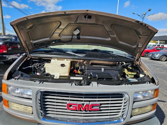 GMC Savana Passenger 2500 135" WB 2000 GMC Savana Passenger 2500 135" WB 2000
