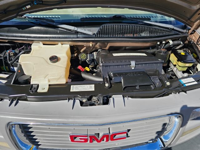 GMC Savana Passenger 2500 135" WB 2000 GMC Savana Passenger 2500 135" WB 2000