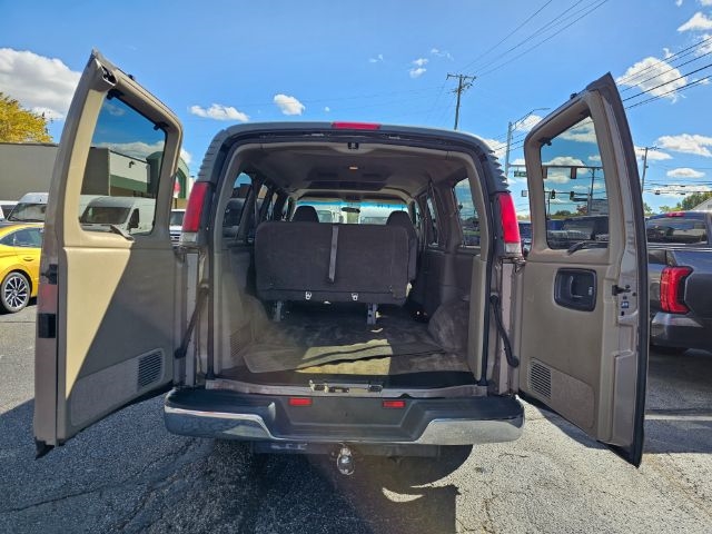 GMC Savana Passenger 2500 135" WB 2000 GMC Savana Passenger 2500 135" WB 2000