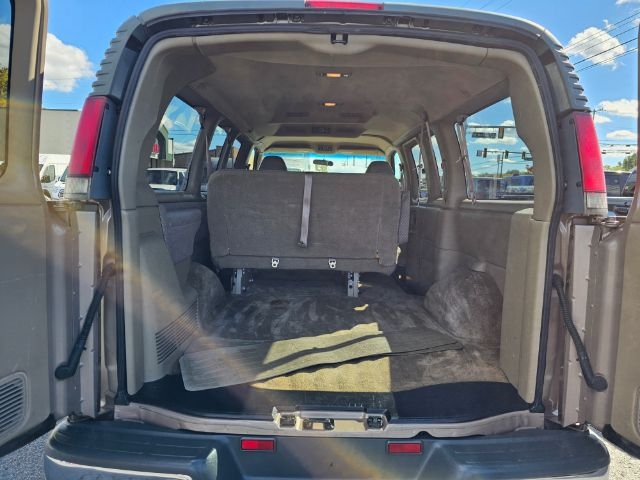 GMC Savana Passenger 2500 135" WB 2000 GMC Savana Passenger 2500 135" WB 2000
