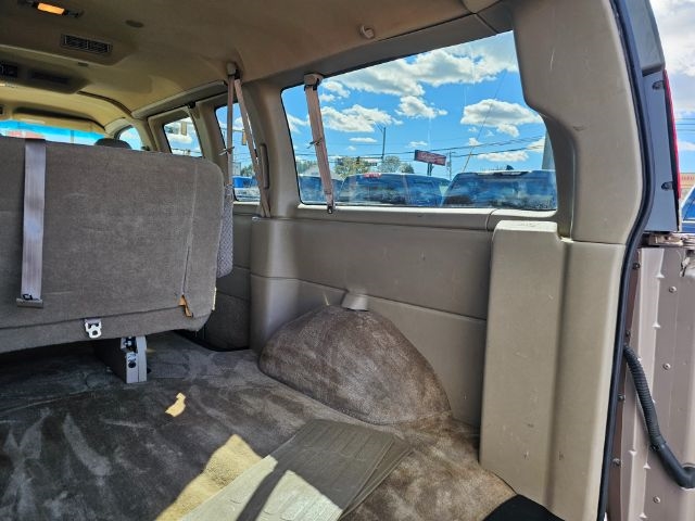 GMC Savana Passenger 2500 135" WB 2000 GMC Savana Passenger 2500 135" WB 2000