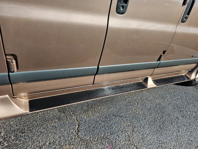 GMC Savana Passenger 2500 135" WB 2000 GMC Savana Passenger 2500 135" WB 2000