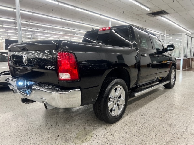 RAM 1500 4WD Crew Cab 140.5" Big Horn 2016 RAM 1500 4WD Crew Cab 140.5" Big Horn 2016