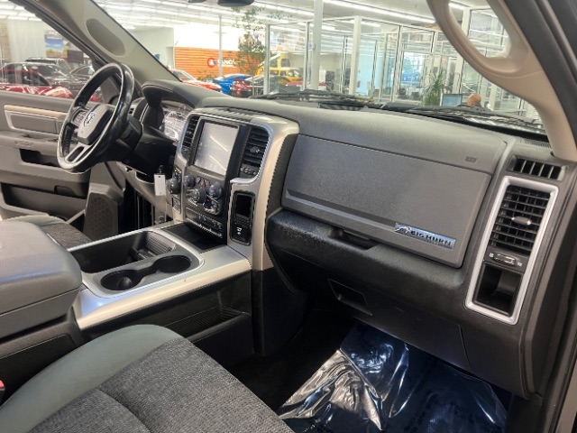 RAM 1500 4WD Crew Cab 140.5" Big Horn 2016 RAM 1500 4WD Crew Cab 140.5" Big Horn 2016