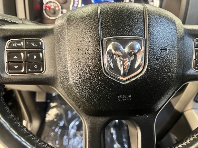 RAM 1500 4WD Crew Cab 140.5" Big Horn 2016 RAM 1500 4WD Crew Cab 140.5" Big Horn 2016