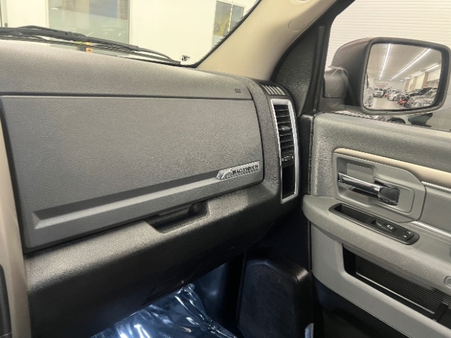 RAM 1500 4WD Crew Cab 140.5" Big Horn 2016 RAM 1500 4WD Crew Cab 140.5" Big Horn 2016