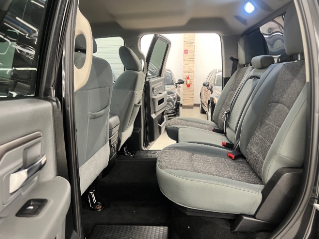 RAM 1500 4WD Crew Cab 140.5" Big Horn 2016 RAM 1500 4WD Crew Cab 140.5" Big Horn 2016