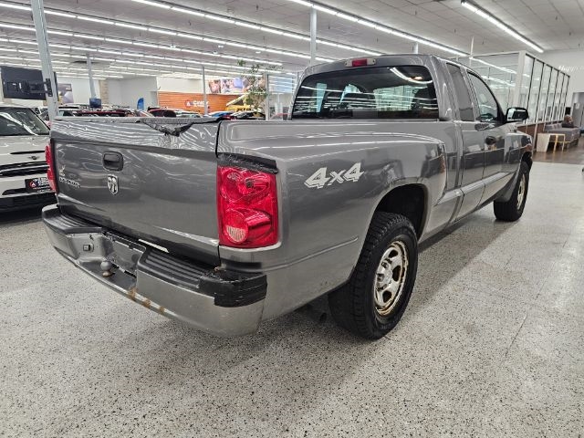 Dodge Dakota 2dr Club Cab 131" WB 4WD ST 2005 Dodge Dakota 2dr Club Cab 131" WB 4WD ST 2005