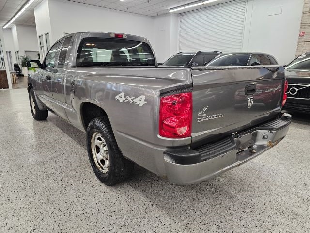 Dodge Dakota 2dr Club Cab 131" WB 4WD ST 2005 Dodge Dakota 2dr Club Cab 131" WB 4WD ST 2005