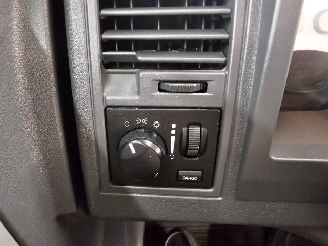 Dodge Dakota 2dr Club Cab 131" WB 4WD ST 2005 Dodge Dakota 2dr Club Cab 131" WB 4WD ST 2005