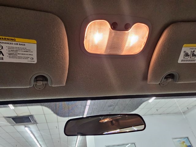 Dodge Dakota 2dr Club Cab 131" WB 4WD ST 2005 Dodge Dakota 2dr Club Cab 131" WB 4WD ST 2005