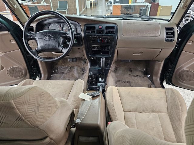 Toyota 4Runner 4dr SR5 3.4L Auto 4WD (Natl) 2002 Toyota 4Runner 4dr SR5 3.4L Auto 4WD (Natl) 2002