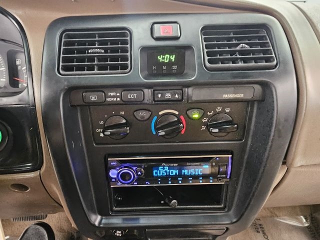 Toyota 4Runner 4dr SR5 3.4L Auto 4WD (Natl) 2002 Toyota 4Runner 4dr SR5 3.4L Auto 4WD (Natl) 2002