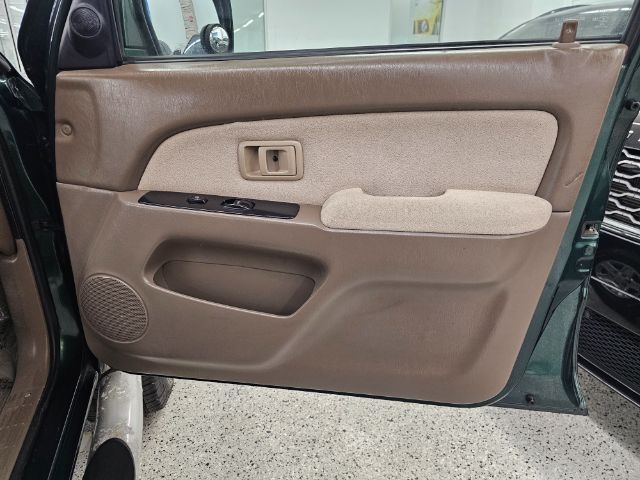 Toyota 4Runner 4dr SR5 3.4L Auto 4WD (Natl) 2002 Toyota 4Runner 4dr SR5 3.4L Auto 4WD (Natl) 2002