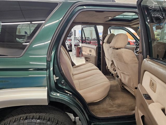 Toyota 4Runner 4dr SR5 3.4L Auto 4WD (Natl) 2002 Toyota 4Runner 4dr SR5 3.4L Auto 4WD (Natl) 2002