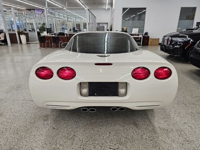 Chevrolet Corvette 2dr Cpe 2001 Chevrolet Corvette 2dr Cpe 2001