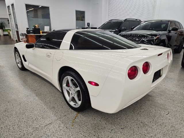 Chevrolet Corvette 2dr Cpe 2001 Chevrolet Corvette 2dr Cpe 2001