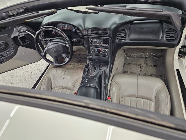 Chevrolet Corvette 2dr Cpe 2001 Chevrolet Corvette 2dr Cpe 2001