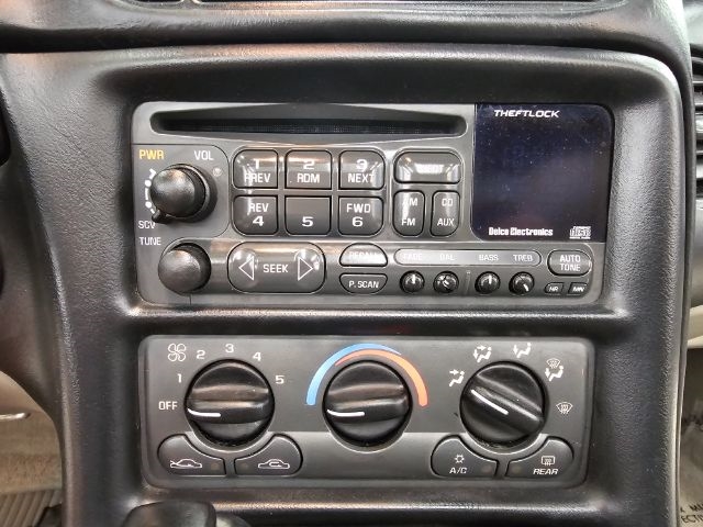 Chevrolet Corvette 2dr Cpe 2001 Chevrolet Corvette 2dr Cpe 2001