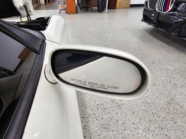 Chevrolet Corvette 2dr Cpe 2001 Chevrolet Corvette 2dr Cpe 2001