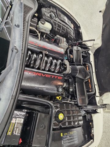 Chevrolet Corvette 2dr Cpe 2001 Chevrolet Corvette 2dr Cpe 2001