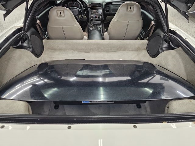 Chevrolet Corvette 2dr Cpe 2001 Chevrolet Corvette 2dr Cpe 2001